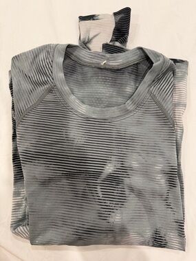 lululemon athletica Long Sleeve Performance Tee in Gray Tie-Dye
